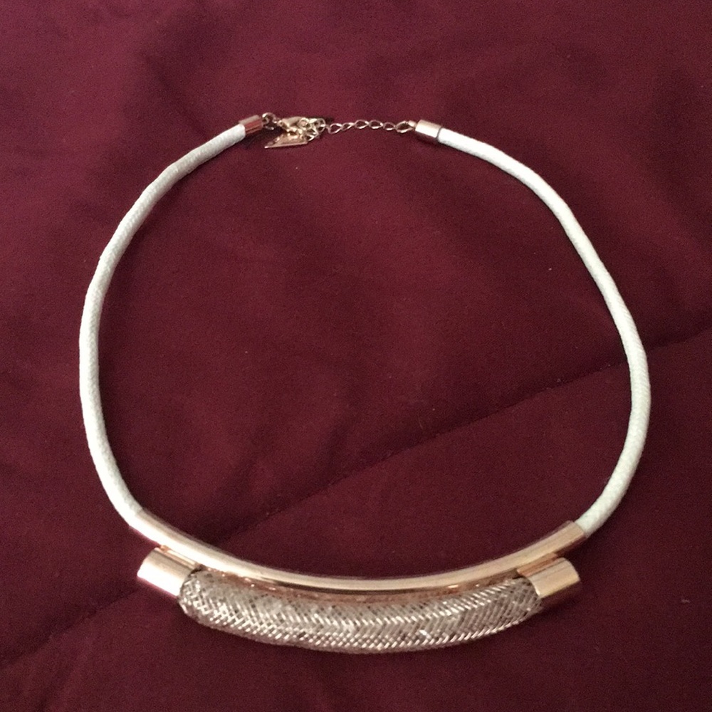 Guess white and rose gold necklace
